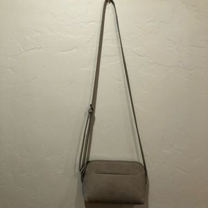 Small Tan hand bag🌿